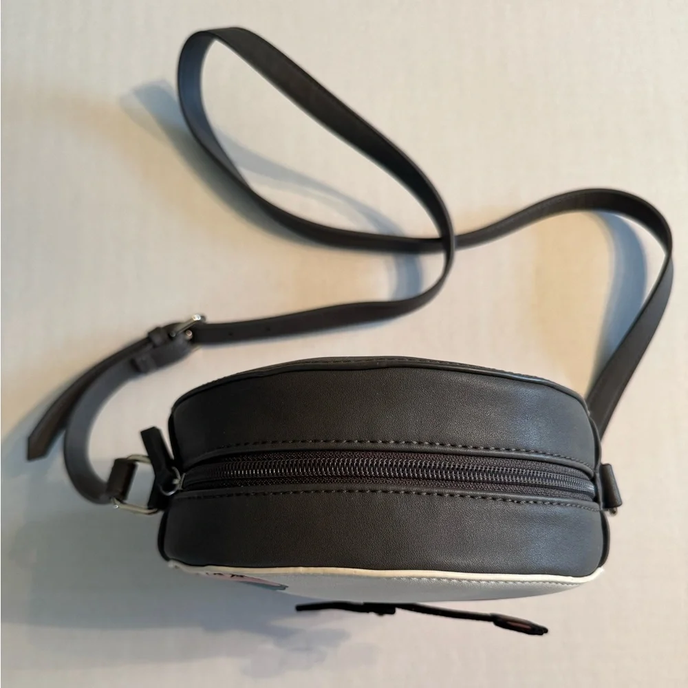 Danielle Nicole X Disney Snow White Dwarfs Round Crossbody Bag - Picture 5 of 9